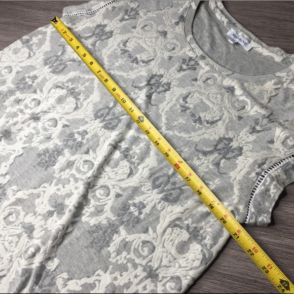 Rose and Olive gray tee - Picture 5 of 5